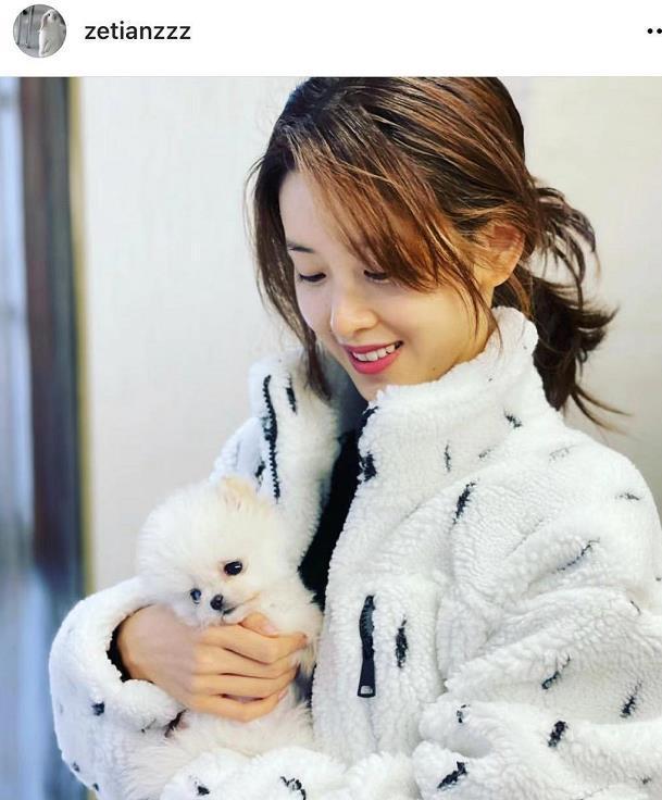 章泽天晒近照清新可爱感慨心态,章泽天近照暴瘦