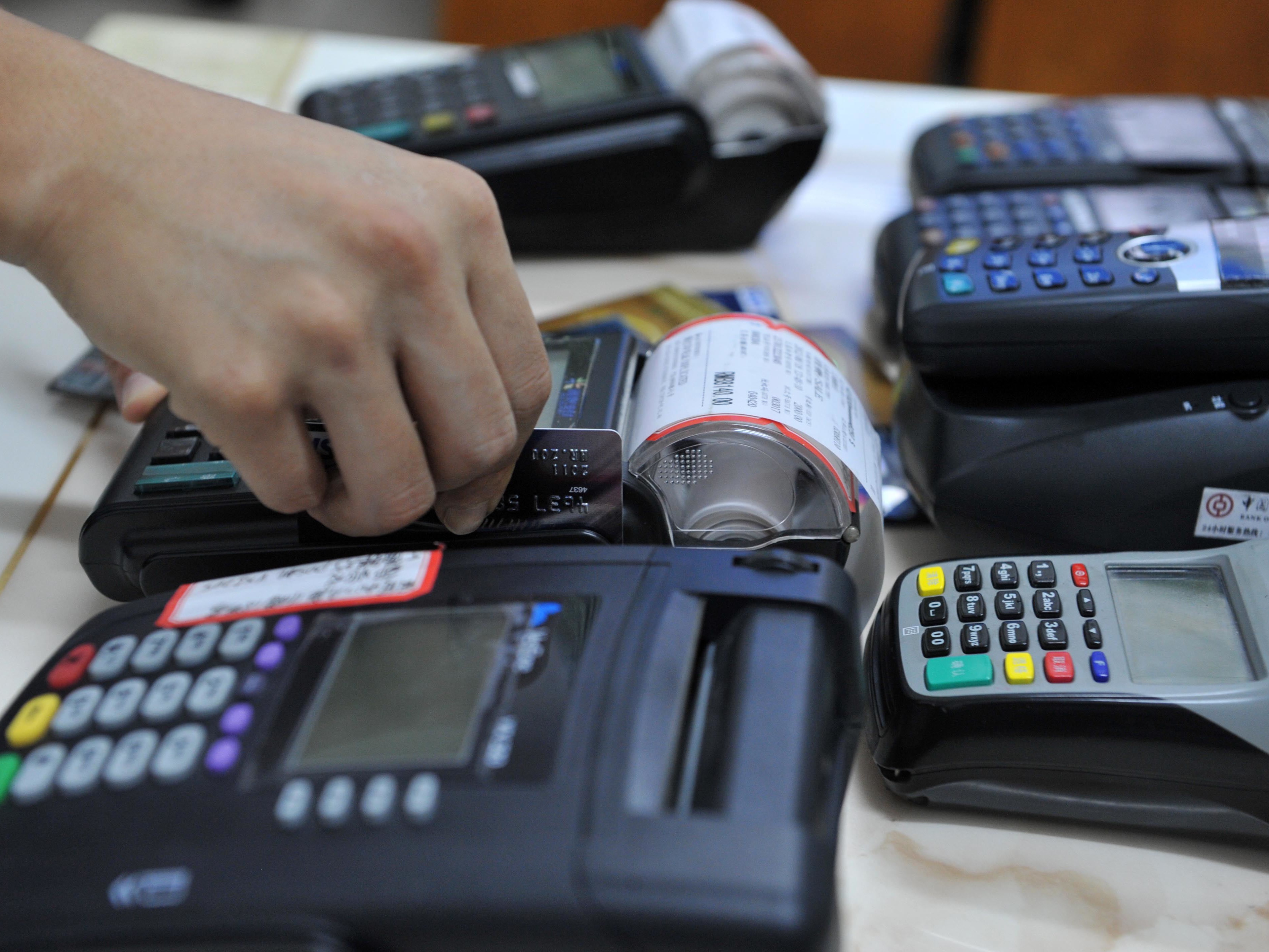 手机突然变成2g网络是被盗卡了吗,手机信号变成2g了怎么办