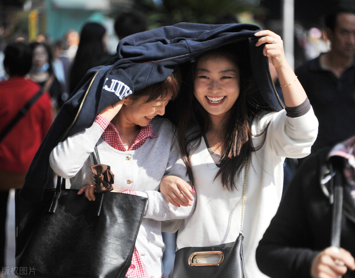 黑痣切除10年变恶性黑色素瘤,什么样子的黑痣会变成黑色素瘤