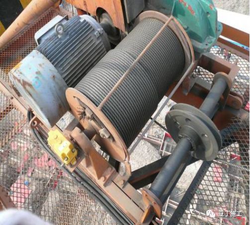 建筑工地常见的起重设备,建筑工地起重机械设备大全