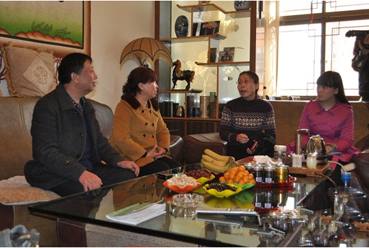 婆婆摔倒在地儿媳视而不见,婆婆摔骨折了儿媳妇不照顾