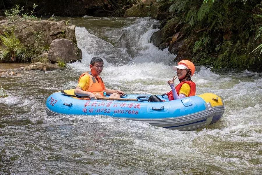 抓住夏日的尾巴来游泳吧,博罗漂流