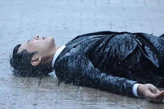 金融、保险领域的销售好做吗？看你能否抗住自杀、杀熟、脱落历程