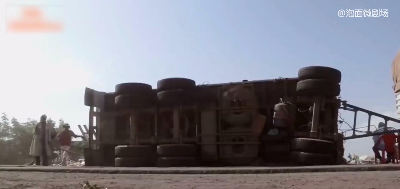 非洲的奇葩铁路：火车照明靠手电筒，不脱轨就是中大奖！纪录片