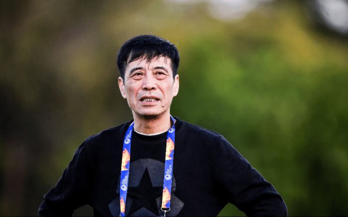 闹大了！鲁能上诉足协！球迷拿百元大钞讽刺裁判收钱帮国安