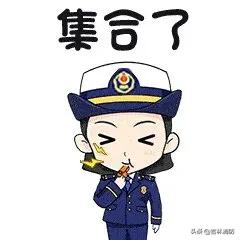 蝙蝠闯入居民家中消防员大战蝙蝠,蝙蝠飞进家消防员一扫把搞定