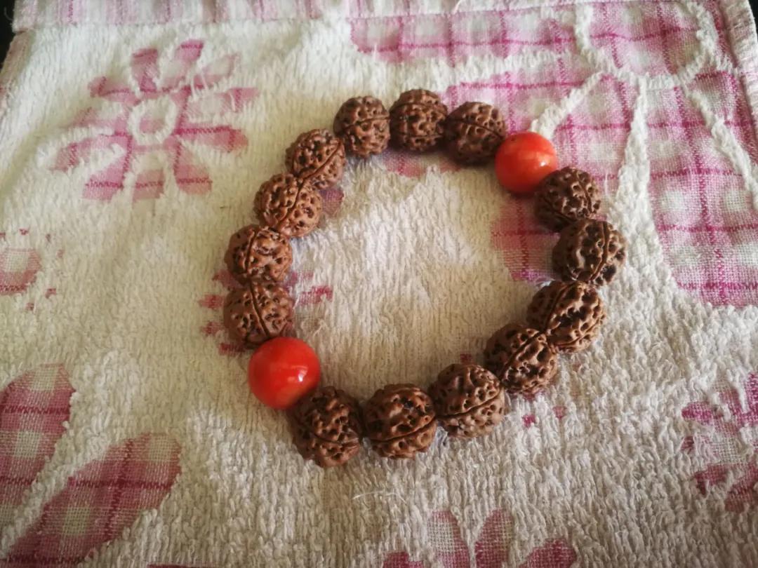 文玩核桃脏了清洗方法,盘了五年的核桃