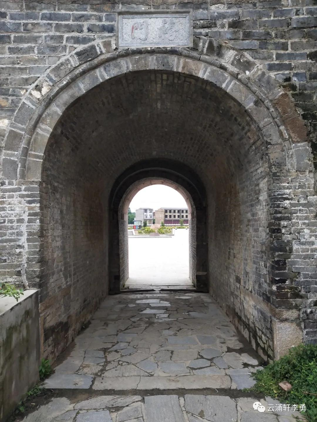 十八首不可不读的颂光山古诗