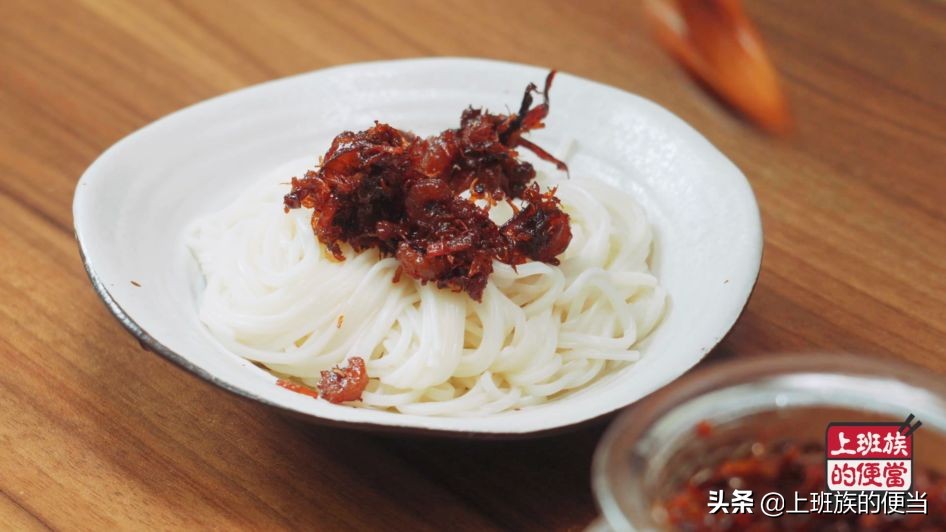 自己怎么熬拌面酱,最简单的拌面酱汁辣
