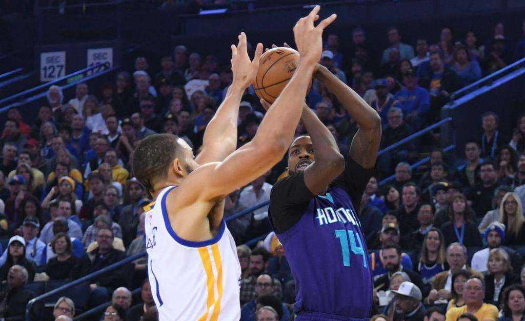 篮球之神乔丹错失状元榜眼,被母亲无情抛弃