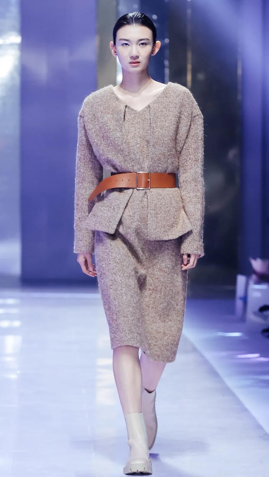 2021秋冬女装款式流行趋势,2018秋冬趋势报告巴黎时装周