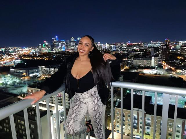 舞娘失手从6米高钢管摔到地面！下巴被摔碎！发众筹请求帮助