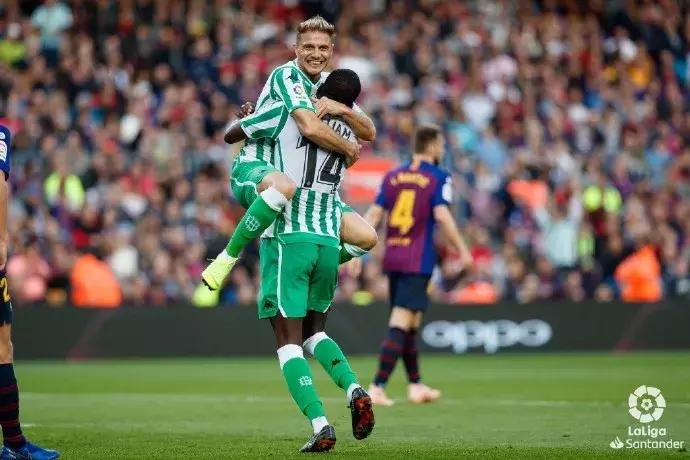 无面杀手艾莉亚复仇君临，一不小心竟爱上足球？