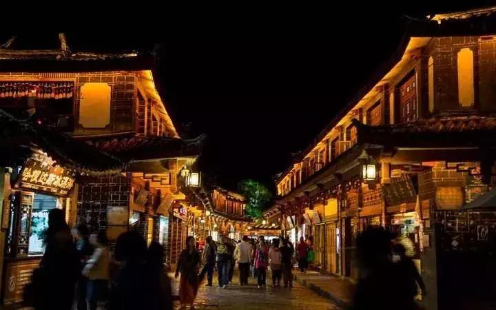 三月去丽江穿什么衣服,三月我们一起去踏青