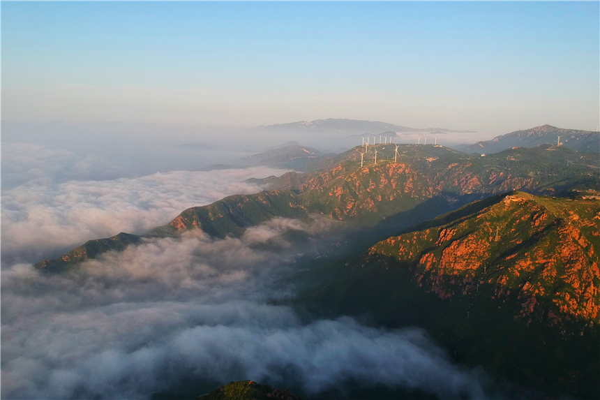 初夏河南,找寻童心,邂逅伏羲山的斜阳,一颗心萌化在云上牧场
