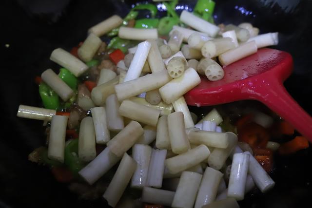 开袋即食香辣味藕带,藕下饭做法