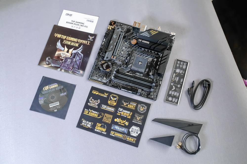 华硕b550重炮手与b550吹雪主板,华硕b550是atx大板吗