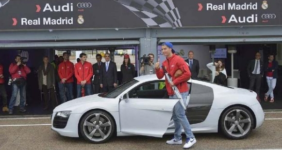 足球与车,汽车与足球游戏