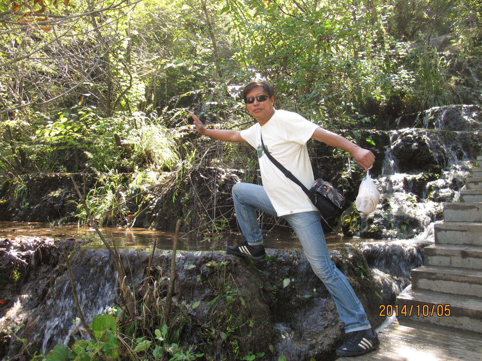 中国土家第一村云舍宾馆,重渡沟农家宾馆哪里最便宜