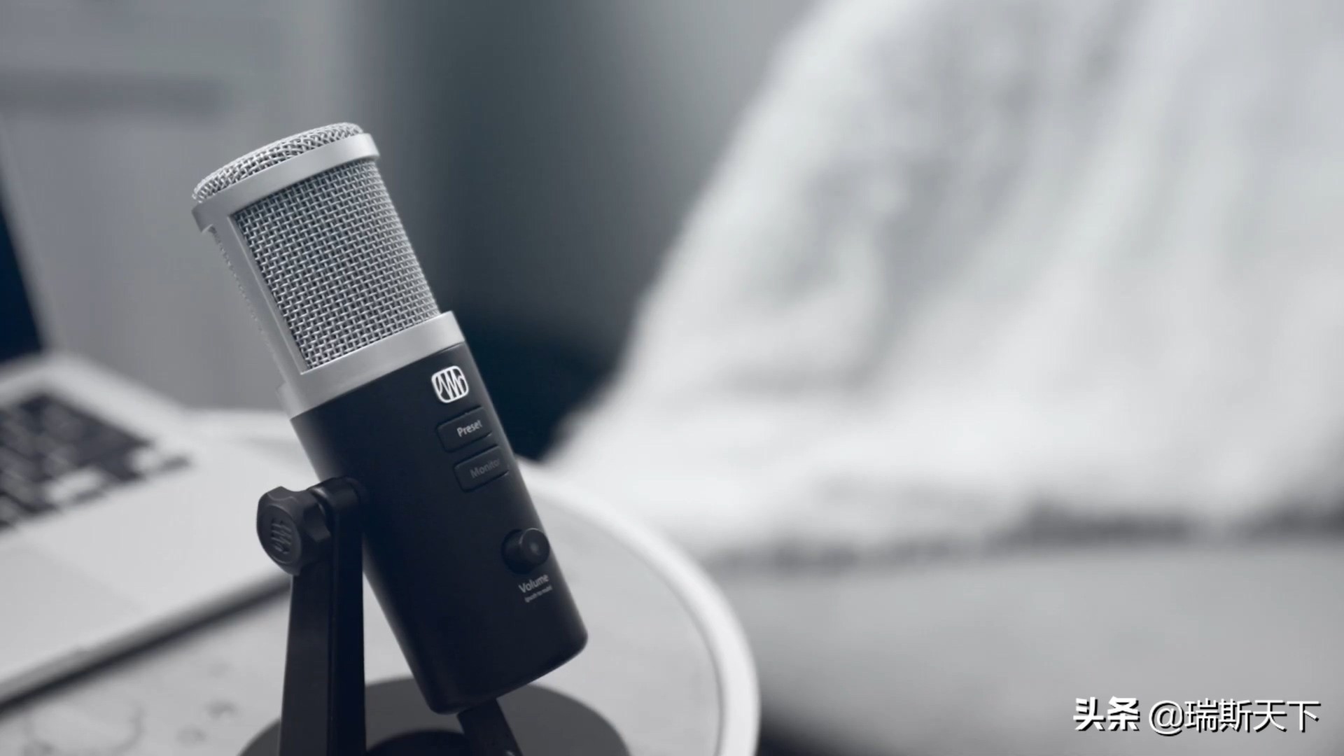 桌面麦克风收音太灵敏,桌面麦克风自带声卡