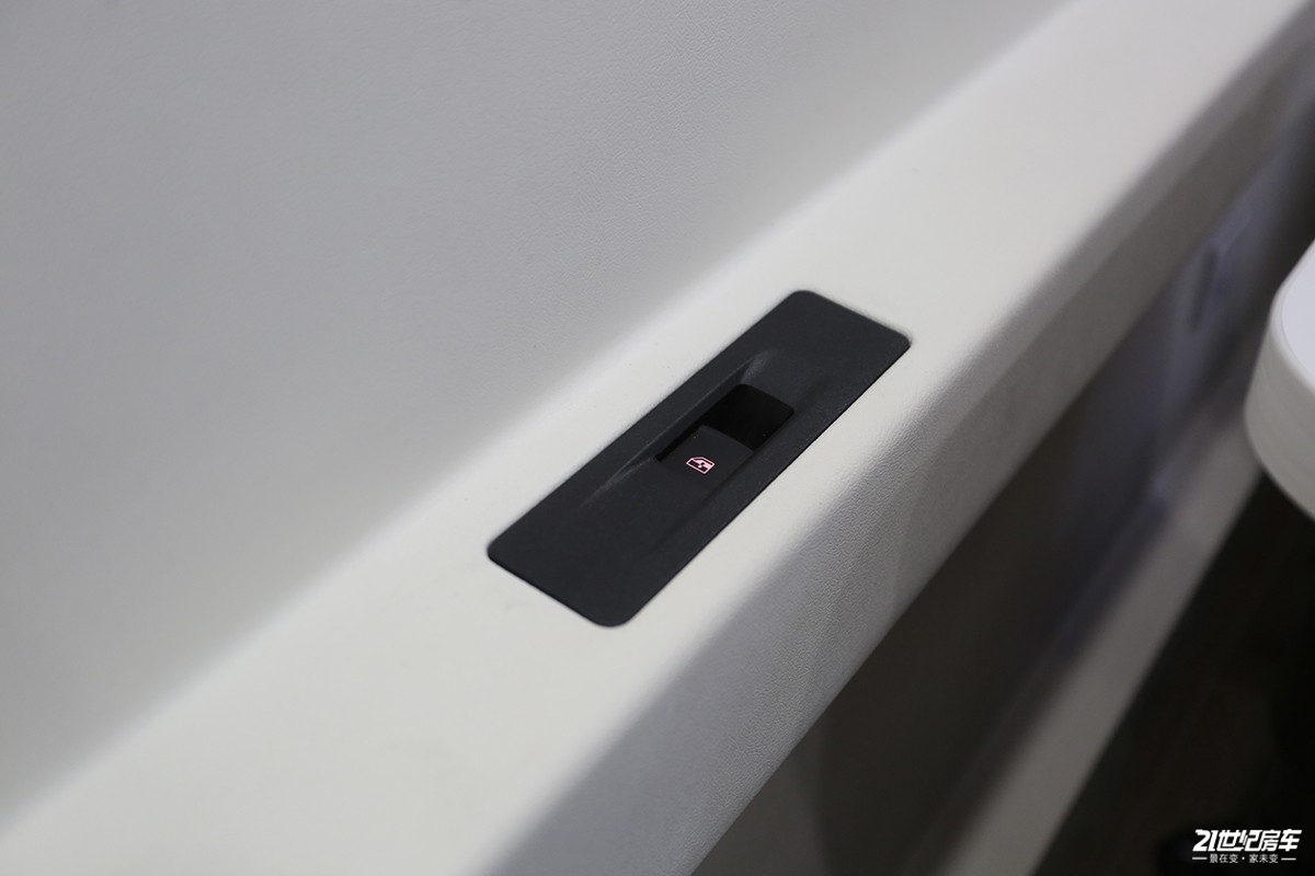 了解上汽大通maxusv90最新动态,上汽大通maxusv902023款2.0t短轴低顶