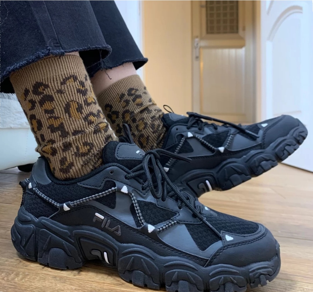 选择怎样的老爹鞋不累脚又好看,快来看看好看又好穿的老爹鞋