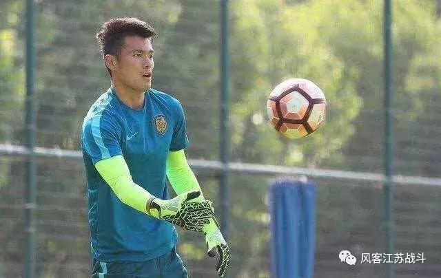 “跨界篮球”的守门员，努力成长，你是苏宁下一代门神！