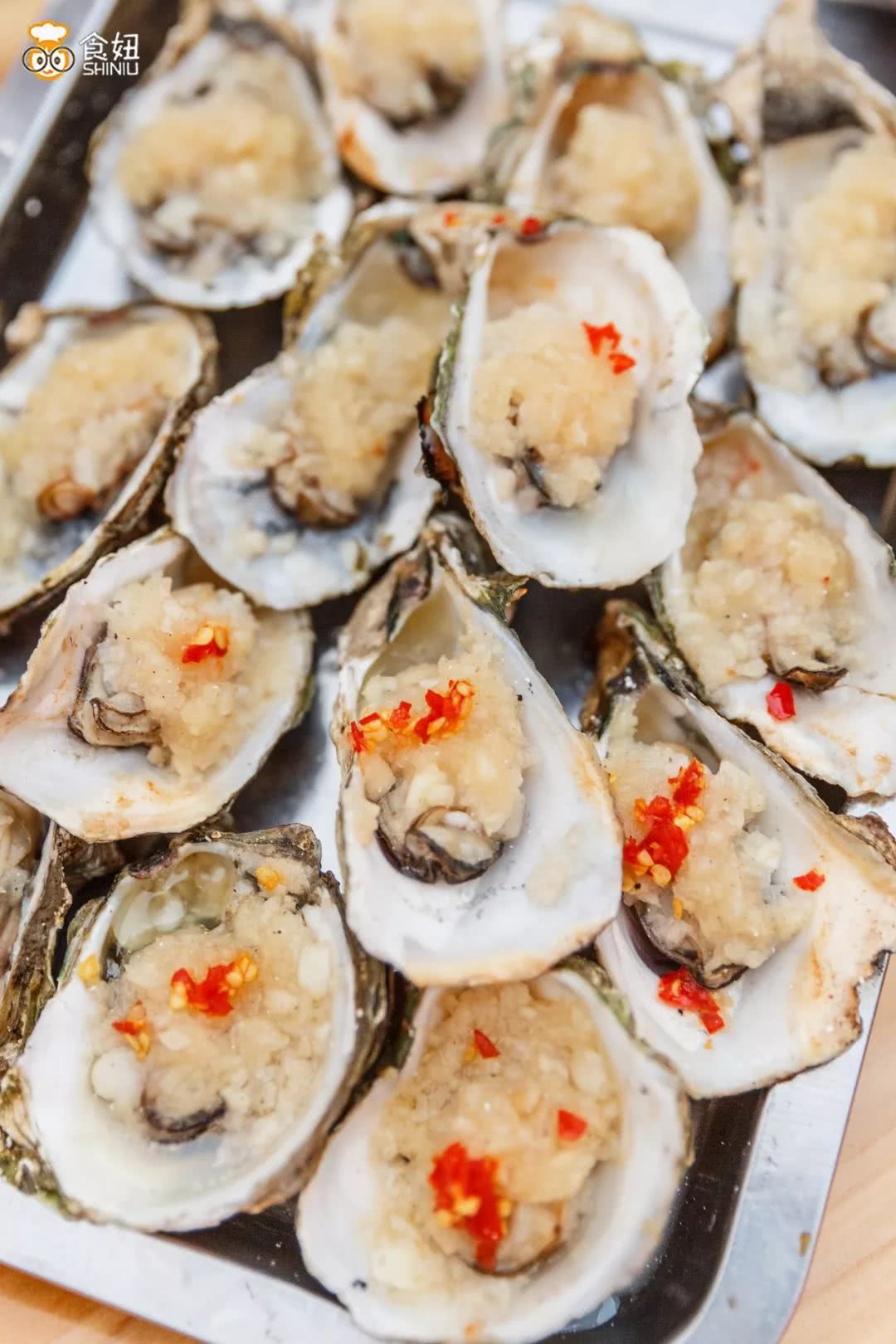 游击队吃生蚝视频,游击队烤生蚝