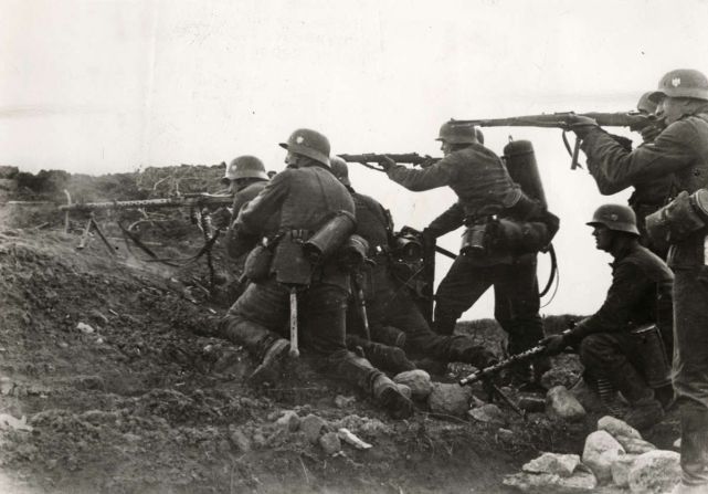 二战德国国防军头盔分类和详解，不愧为二战最优秀头盔