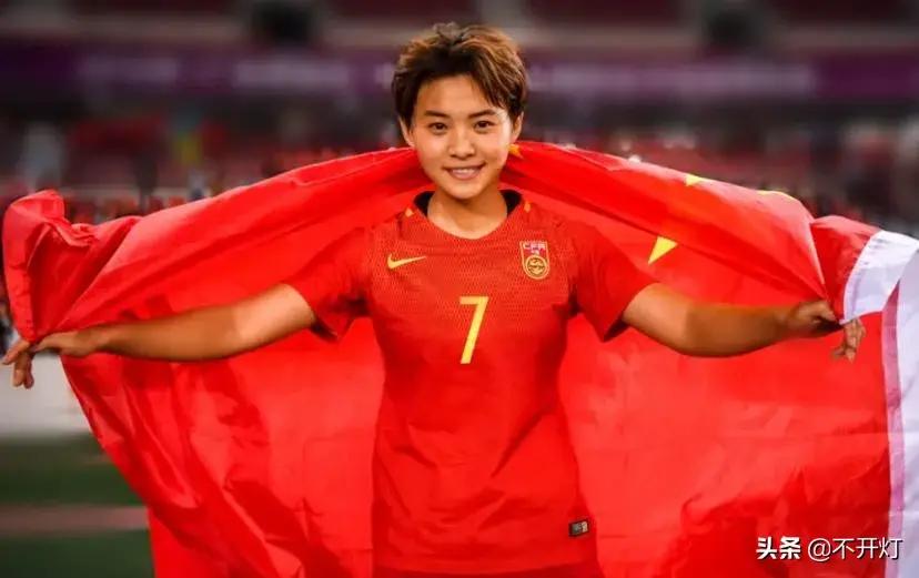 没点技术还真当不了足球教练,懂足球的人才知道配合有多强