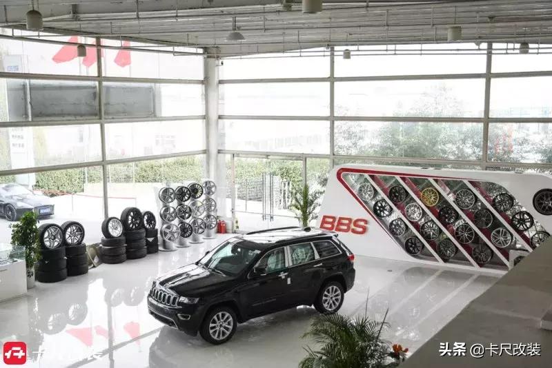 MOMO终于有总代理了可以买到靠谱赛车装备了