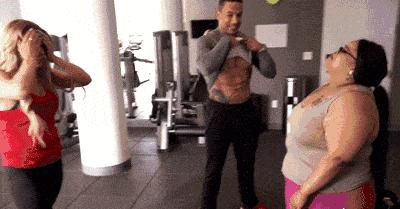 泰国网红花巨资整容30次,泰国网红花费百万整容