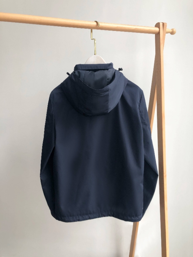 GORE-TEX面料美国戈尔公司生产轻、薄、坚固、耐用