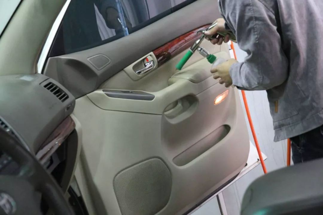 老车翻新：15年后的邂逅，普拉多LC120旧车换新颜，满血复活。