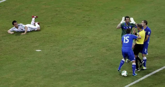 足球史上的十大黑哨比赛,足球裁判视角如何执法