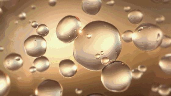 王凯手被投保3600万？林更新堵车时不忘涂手霜，我承认自己不精致