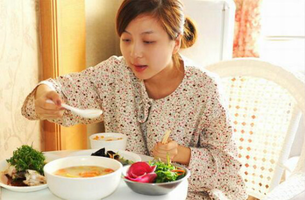 产后漏尿好尴尬,妈妈的难题如何解决,别急!这三个方法用起来