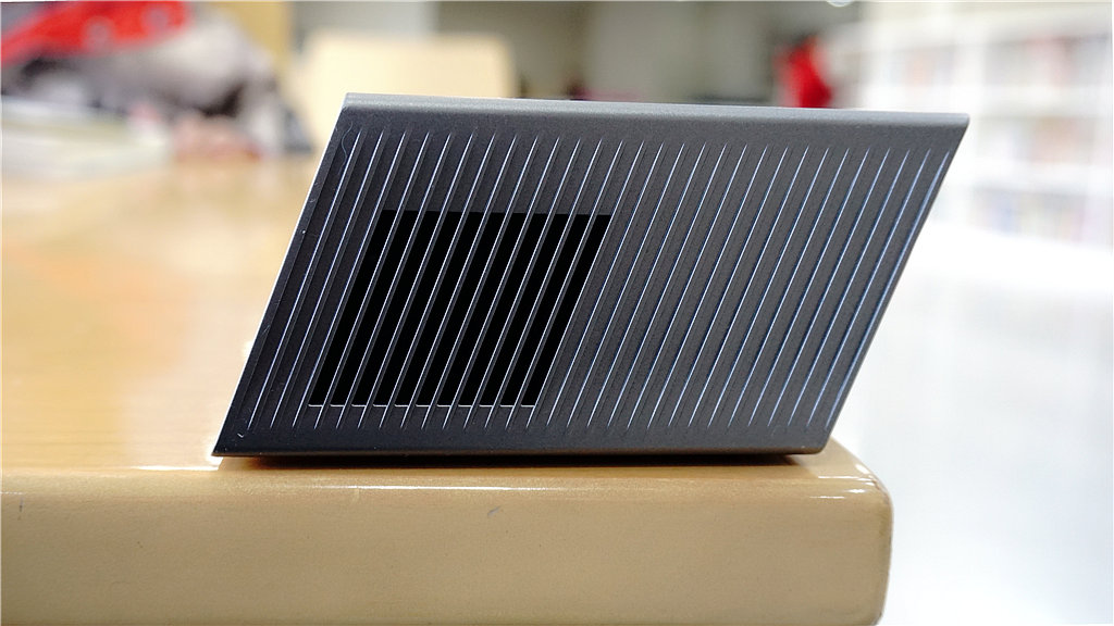 客厅用投影仪代替电视机好不好,客厅电视机和投影仪