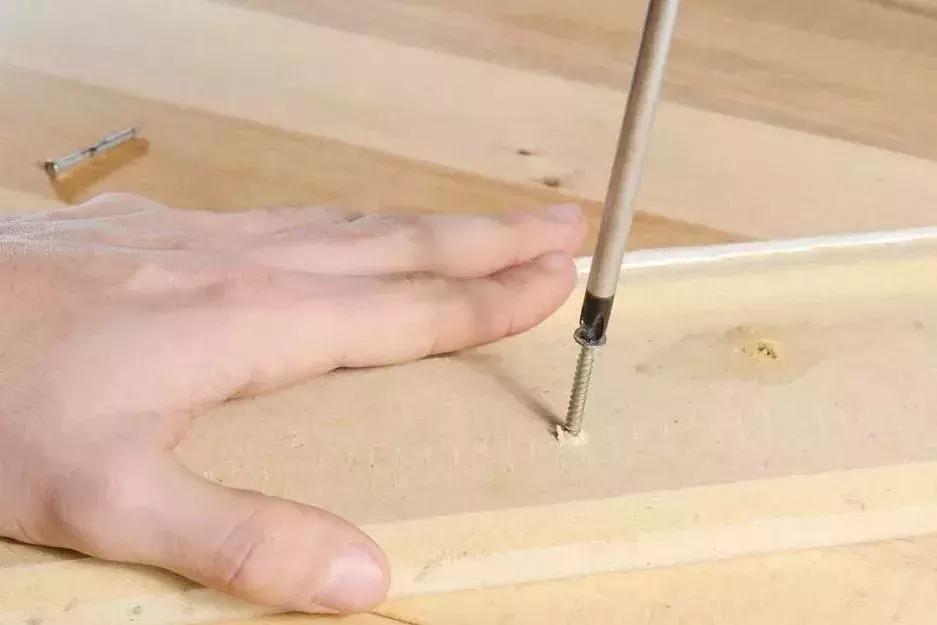 柜子脱皮怎么快速铲掉,柜子脱皮怎么处理