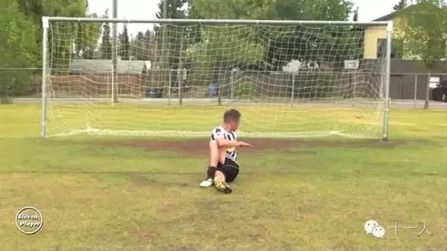 足球一对一突破动作,足球单脚带球训练视频