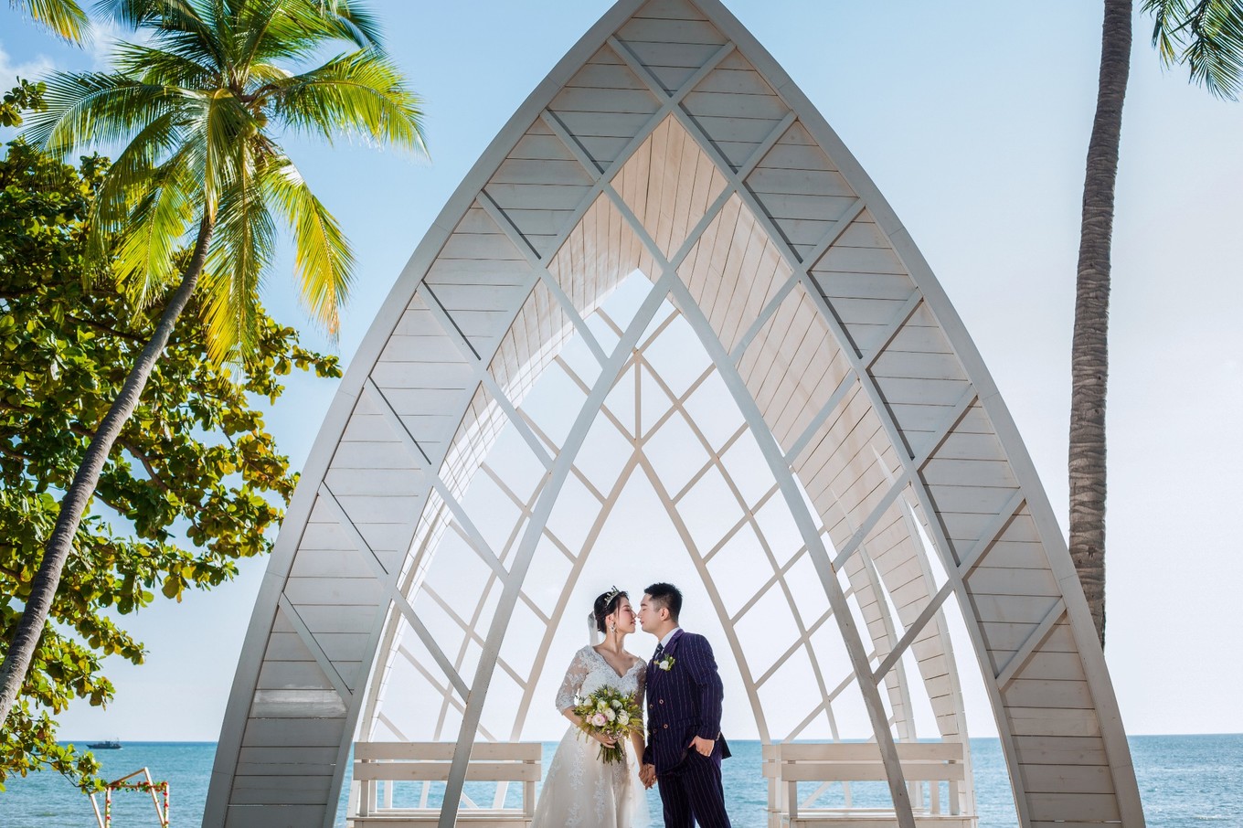 天涯海角和大小洞天婚纱照,去三亚大小洞天婚纱照多少钱