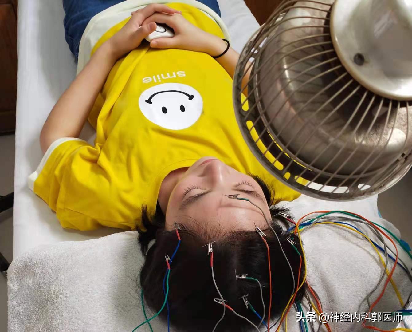 神经性头痛针灸扎什么部位,针灸对神经性头痛有效吗