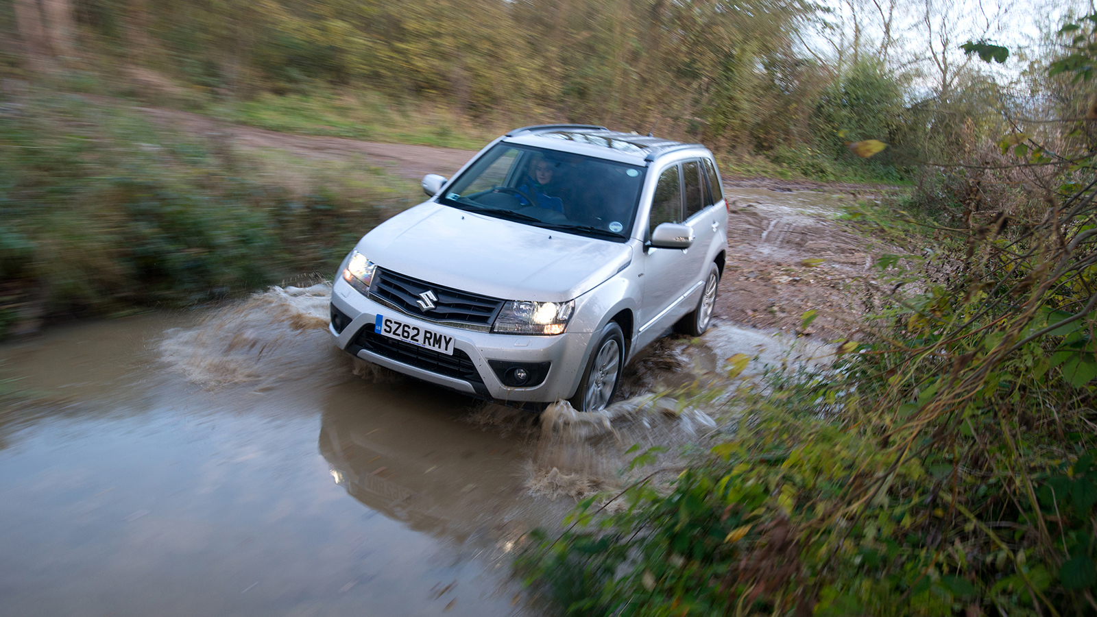 10万硬派小型四驱suv,硬派越野suv10万