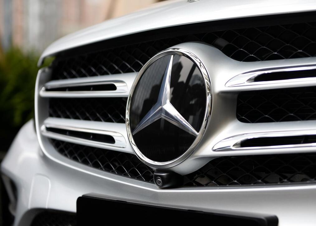 奔驰glc四驱是全时还是适时,奔驰新款GLC无法启动黑屏