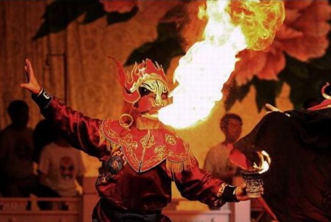 为什么戏剧脸谱要画那么难看,中国戏剧为啥要画脸谱