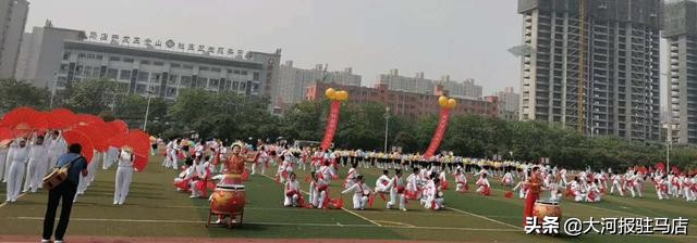 彩扇翻飞图片,彩扇翩飞