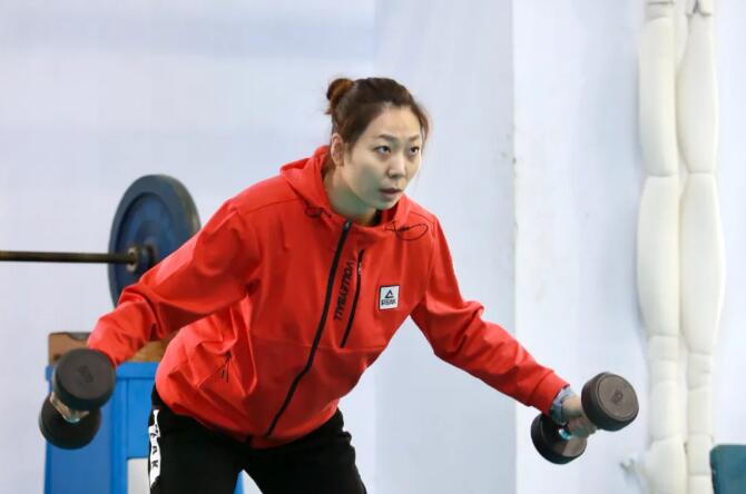 濂虫帓鍗啎涓栫晫鍐犲啗,濂虫帓濂ヨ繍鍐犲啗浼ょ梾