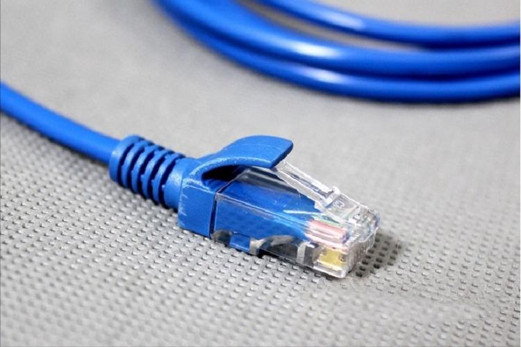 怎么让机顶盒和电视连接,电视机与机顶盒连接的几种方式