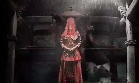 撞邪戴朱砂吊坠化解吗,撞邪密室解密