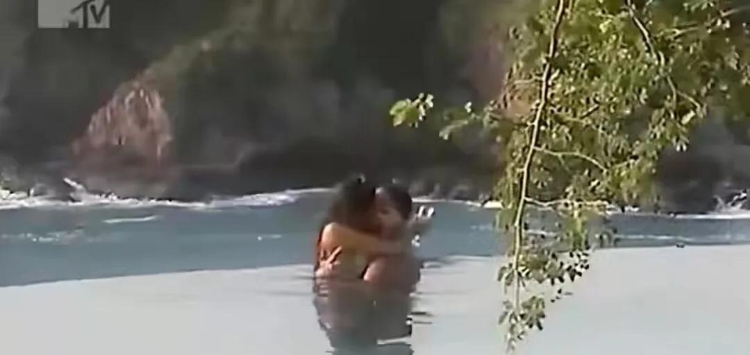 她是俄罗斯第一美女,嫁给马来国王45天遭驱逐,竟是她绿了国王